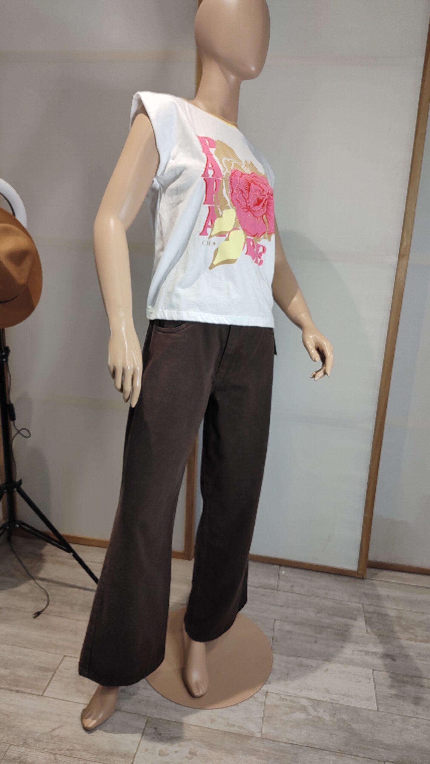 Remera paradise flores - Image 4