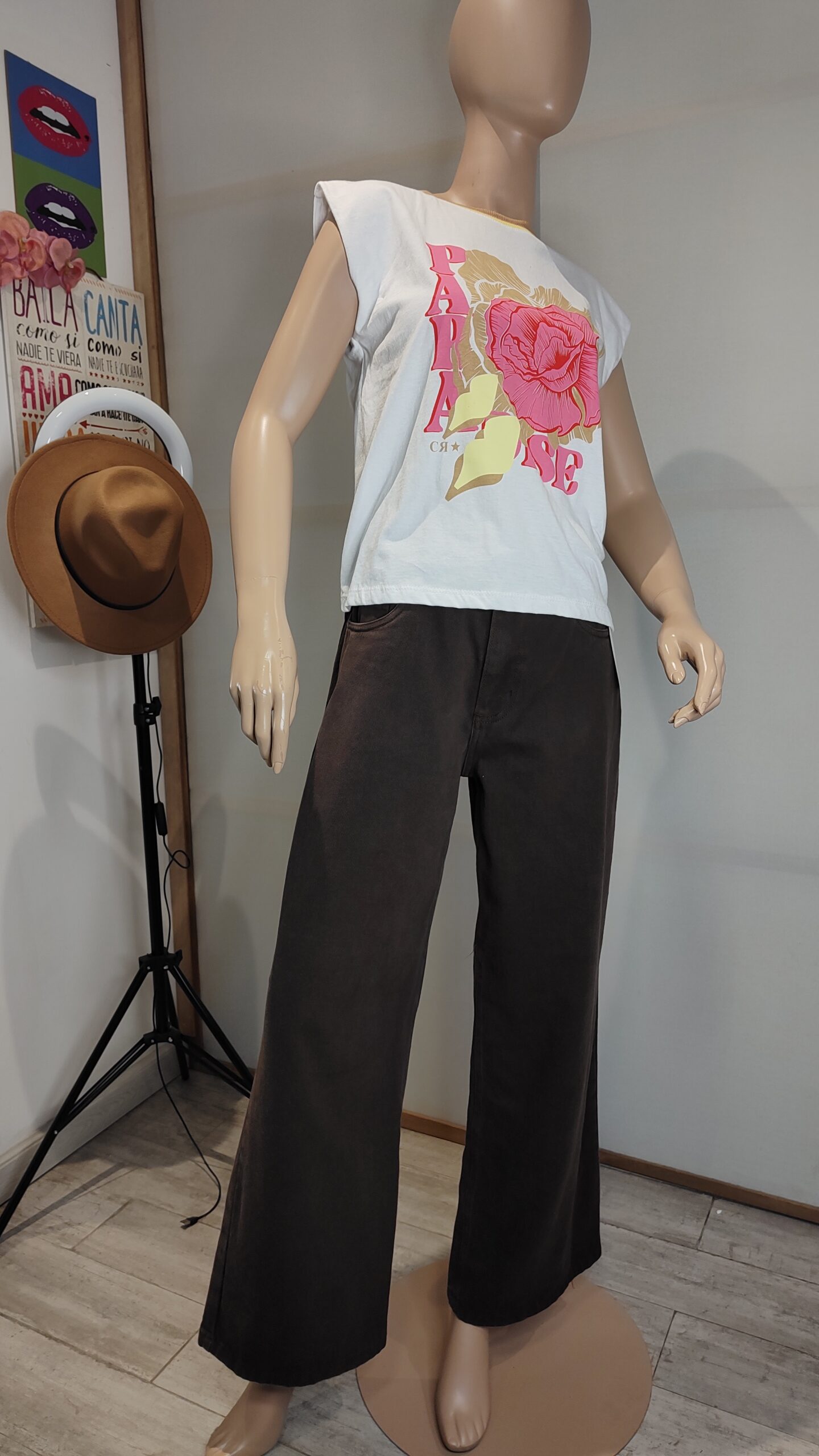 Remera paradise flores - Image 3