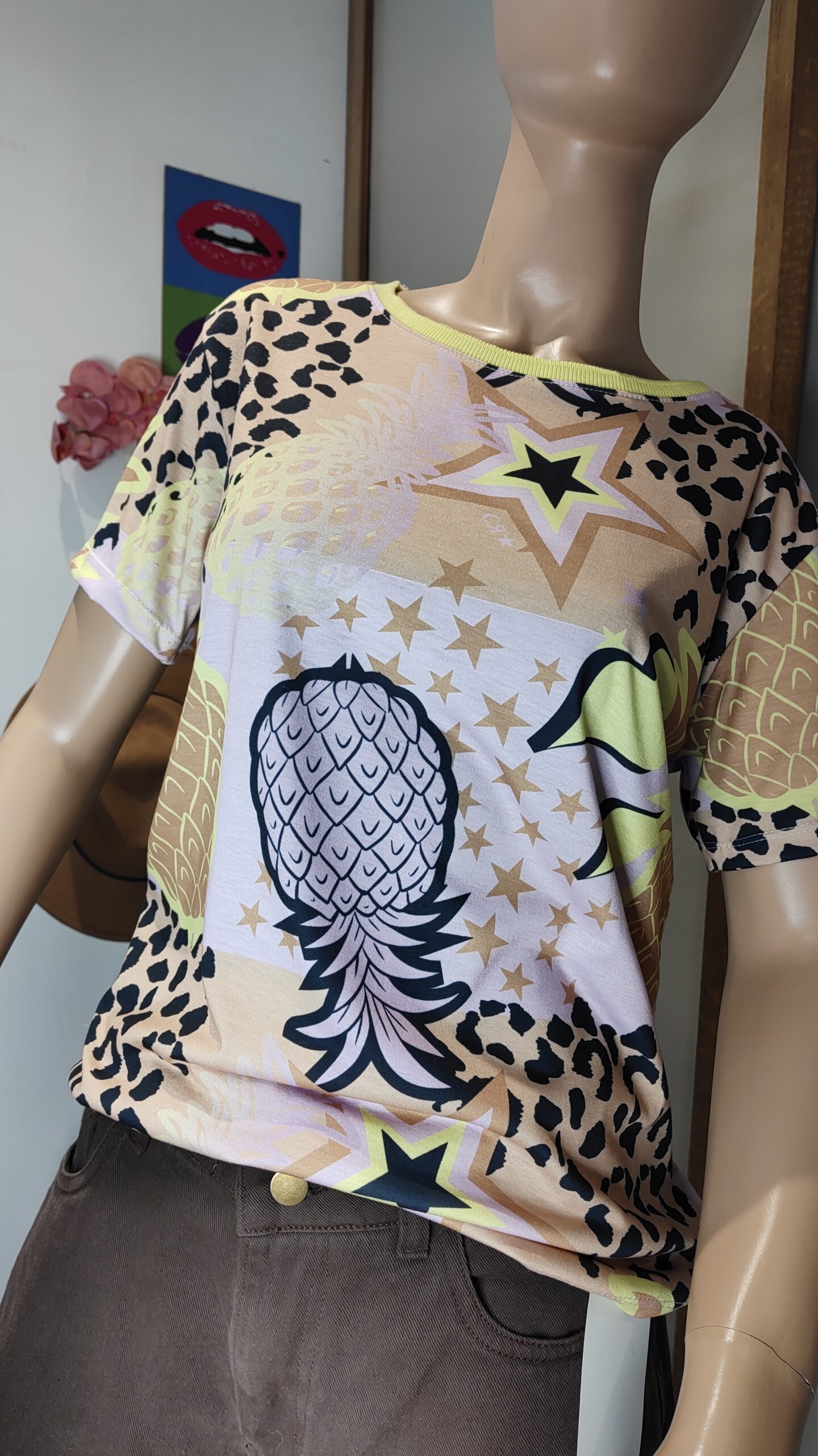 Remera estampada “Tropical Stars” - Image 3