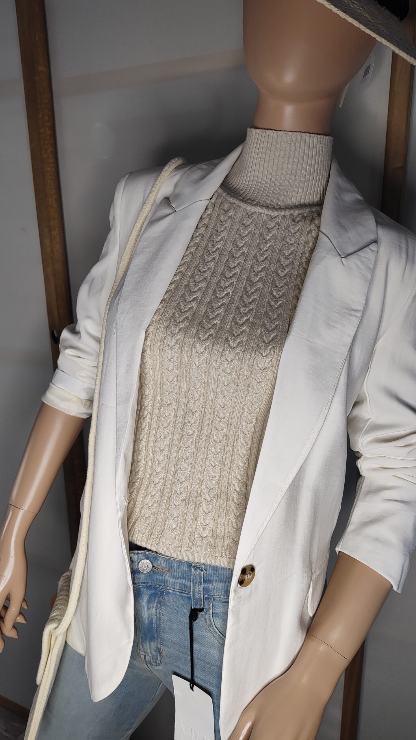 Blazer sastrero off white - Image 3