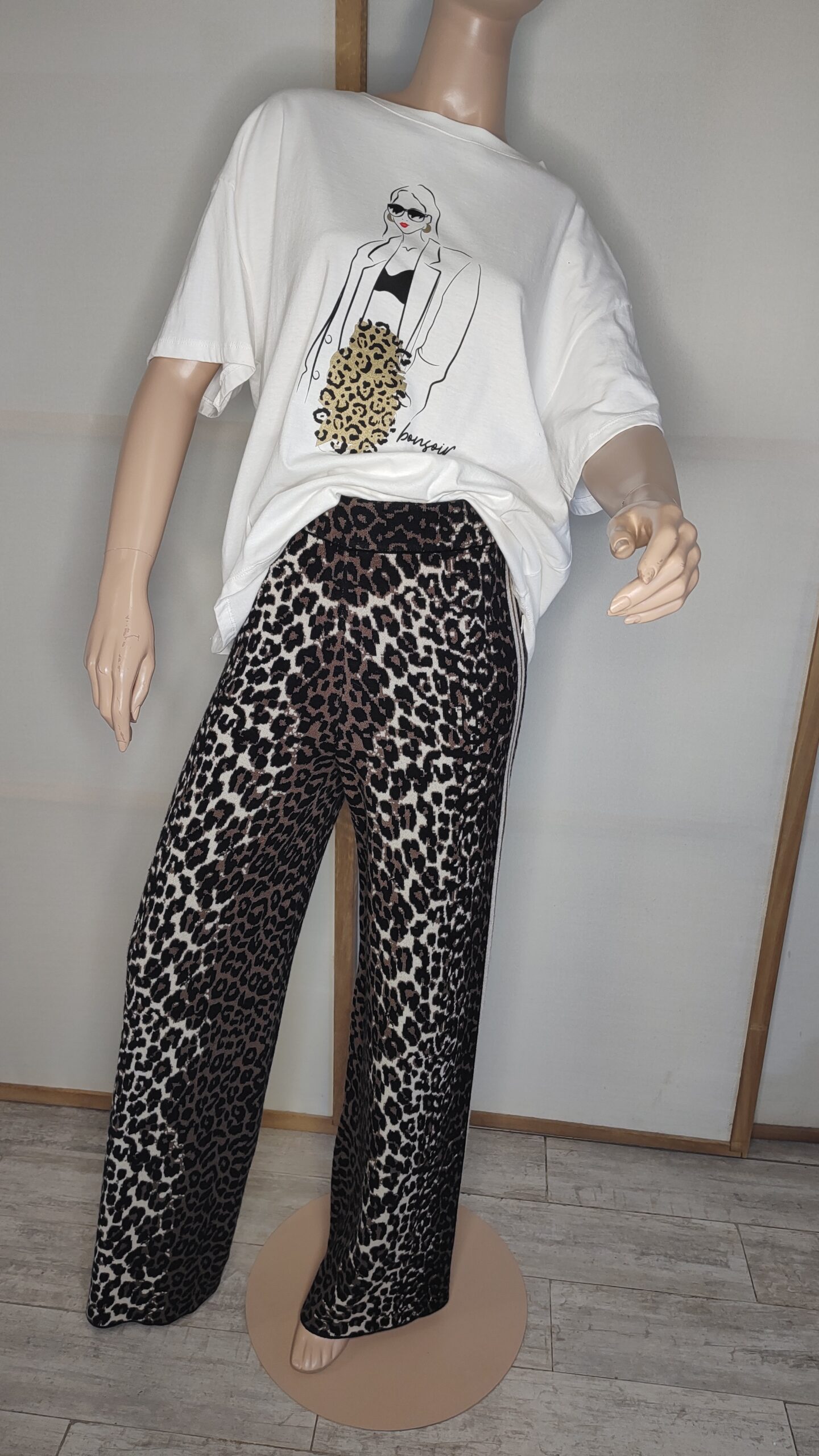 Remera Oversize Blanca - Image 3