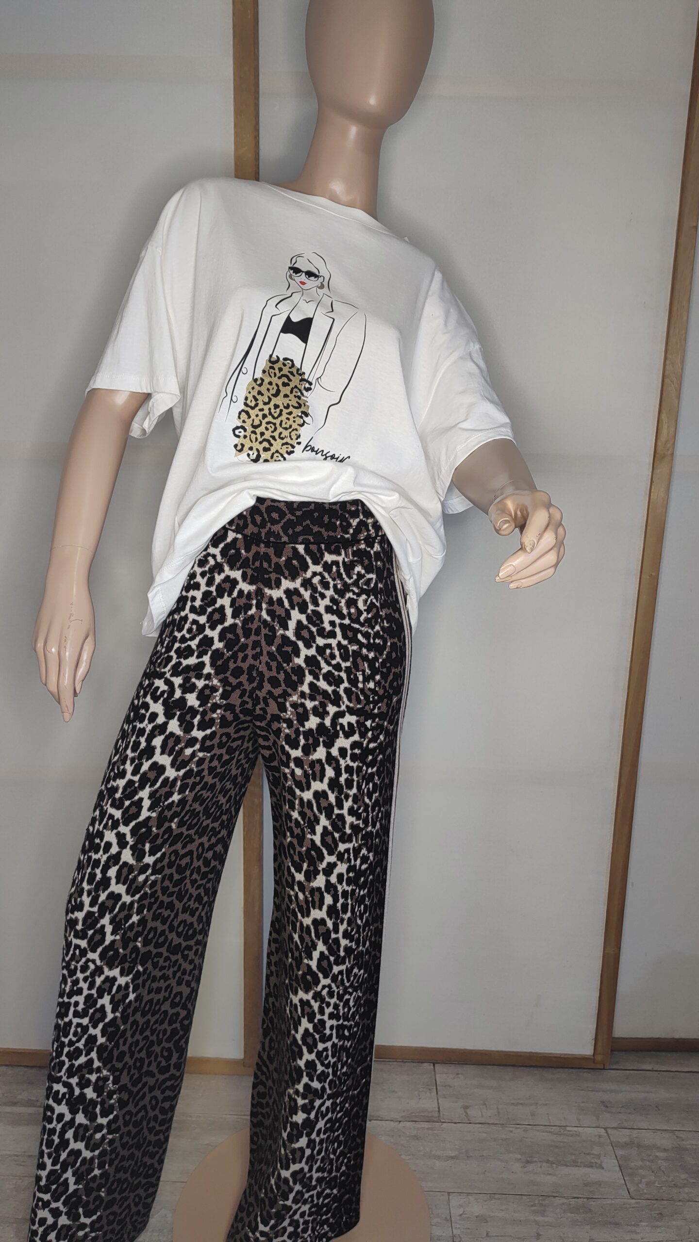 Remera Oversize Blanca - Image 2